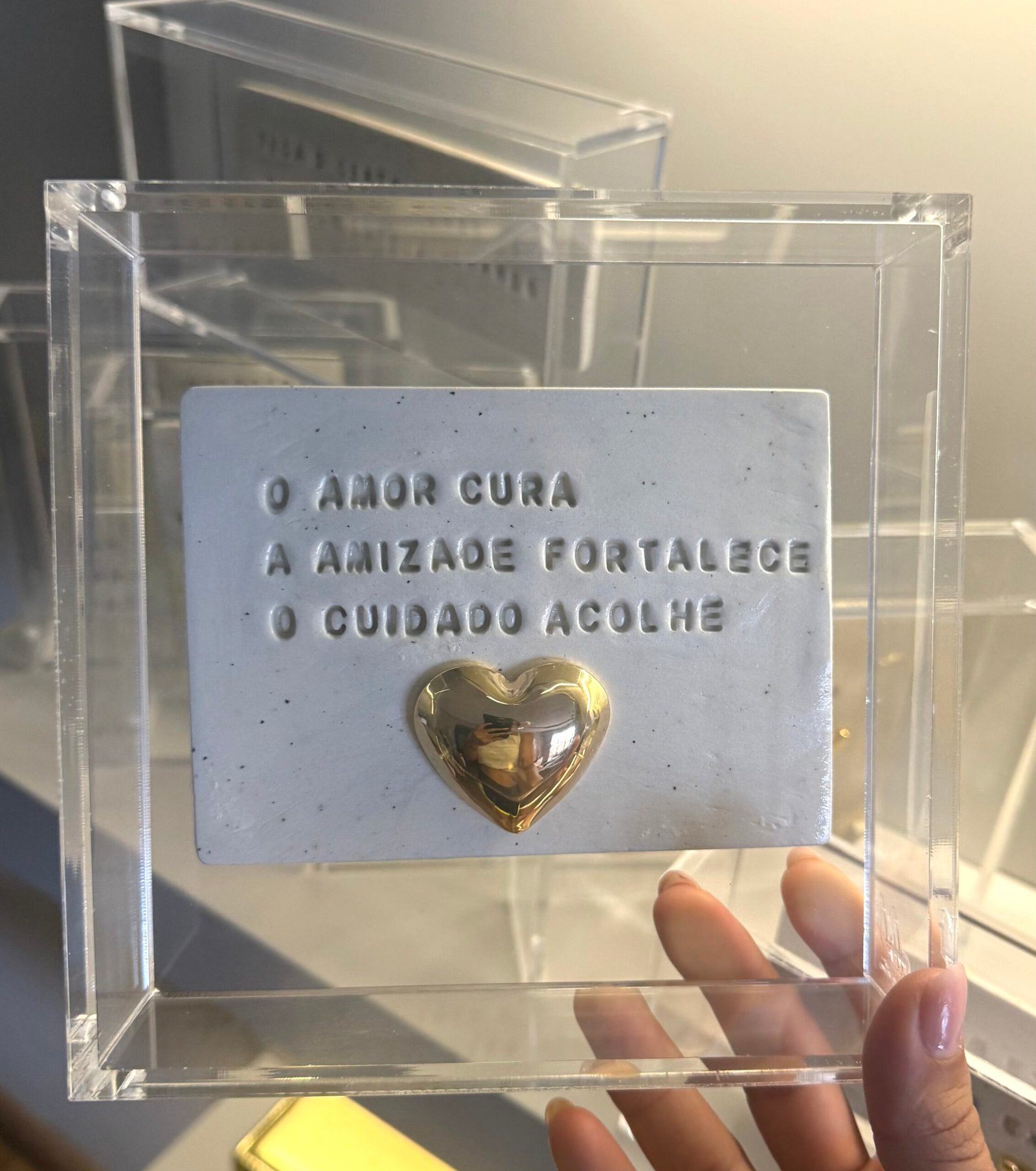 Caixa Decorativa em Acrílico Cristal e Cerâmica Artesanal | O Amor Cura