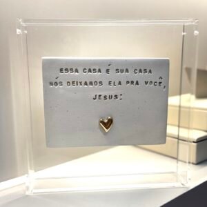 Caixa Decorativa Cristã em Acrílico Cristal | Jesus é Bem-vindo Aqui