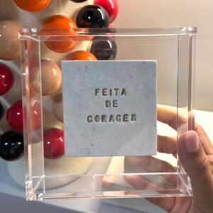 Caixa Decorativa em Acrílico Cristal | Feita de Coragem