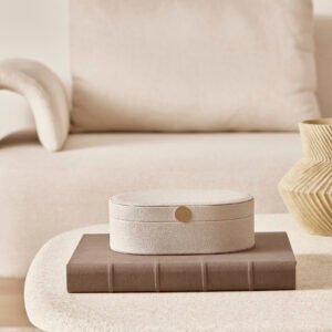 Caixa Decorativa Oval em PU e MDF com Fecho Dourado tamanho P