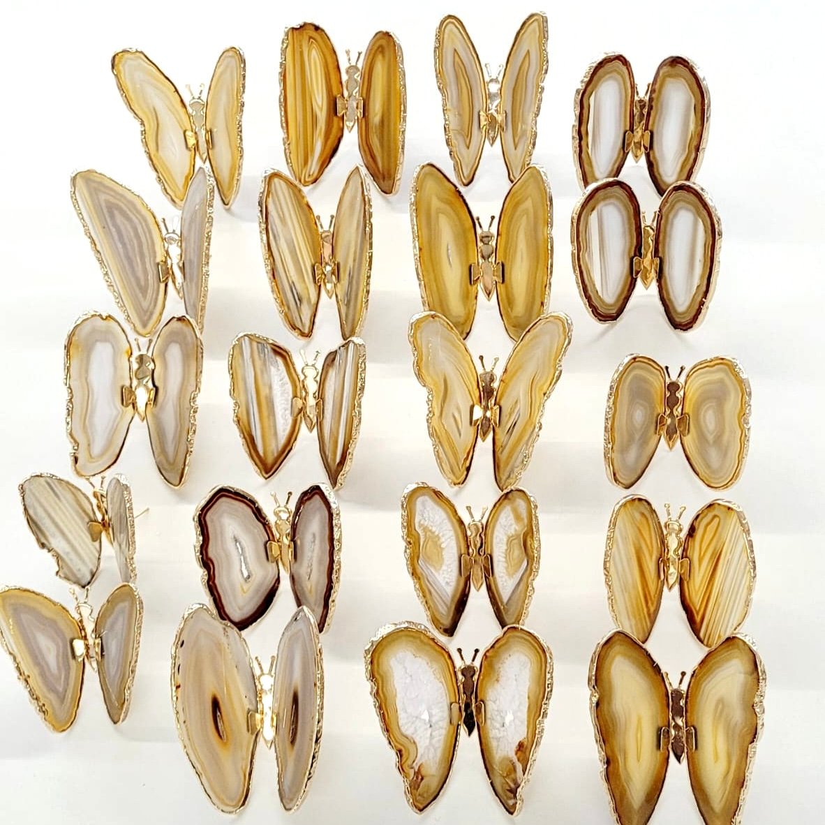 Borboleta Decorativa em Ágata Natural com Borda Dourada | 8 a 11 cm - Imagem 4