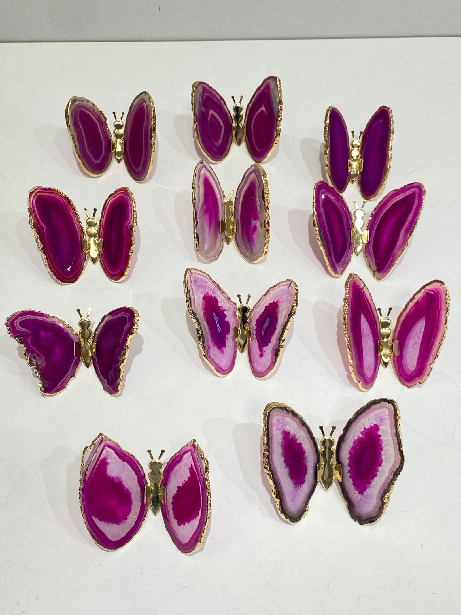 Borboleta Decorativa em Ágata rosa com Borda Dourada | 8 a 11 cm - Imagem 2