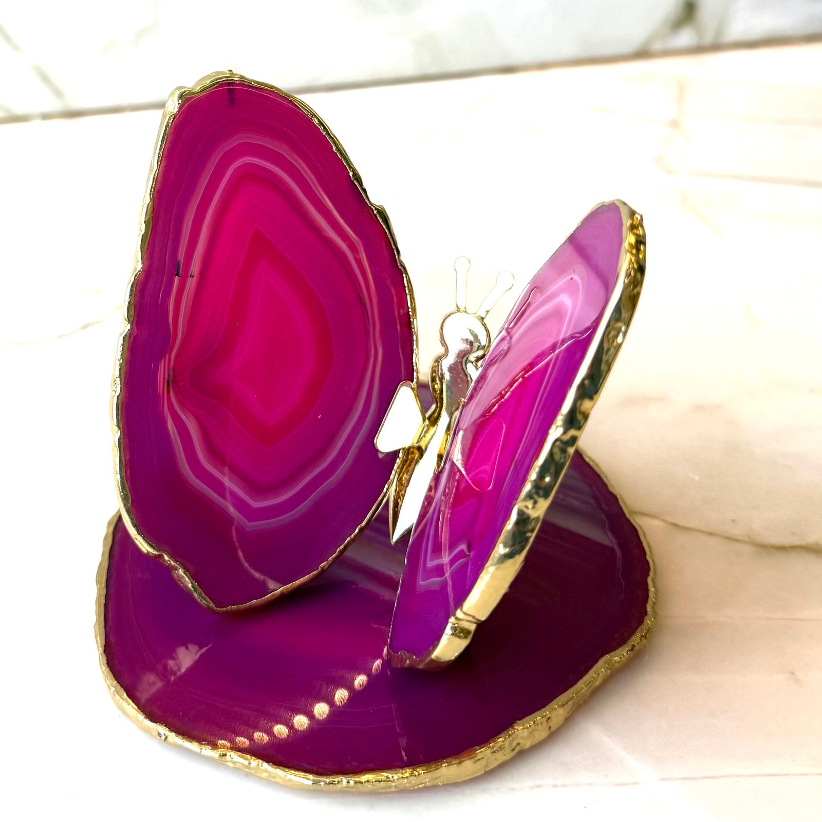 Borboleta Decorativa em Ágata rosa com Borda Dourada | 8 a 11 cm - Imagem 3